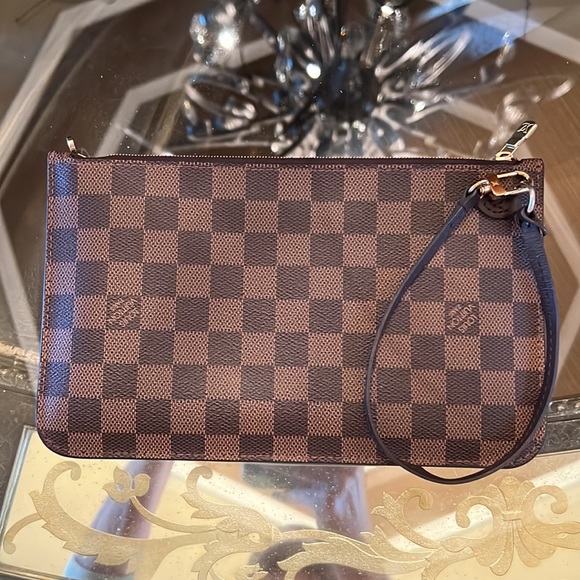 Sold!❤️   Louis Vuitton Neverfull Pouch Mm GM  Damier Ebene w/Crossbody Hardware - Picture 6 of 16